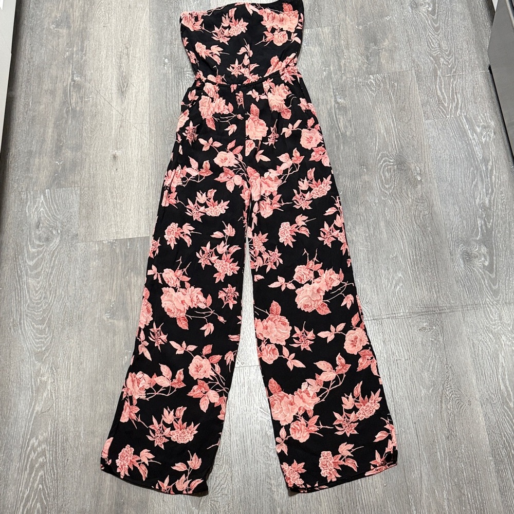 Flynn Skye Floral Halter Jumpsuit w open back- Black and Pink Size 1
